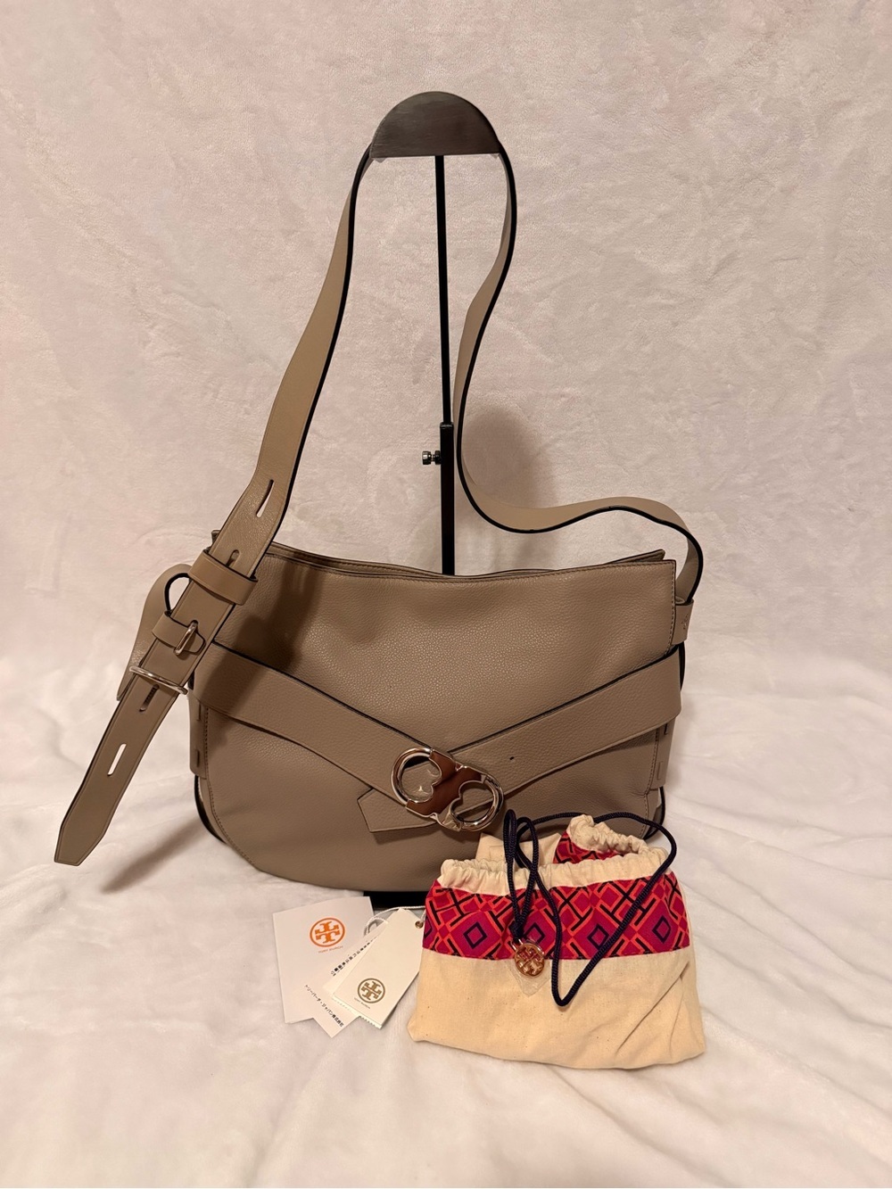 Tory Burch Gemini Link Belted Hobo Crossbody in French Gray